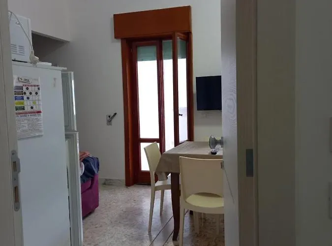 Josephine Holidays ليتشي